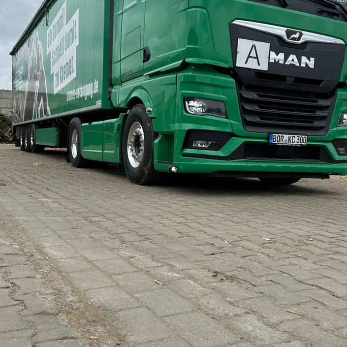 🎉💪Unser neuer MAN TGX ist startklar! 💪🎉

Nach dem Aufbau kommt jetzt der Praxistest: Unser erster MAN TGX rollt auf den...